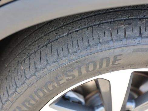 Used 2025 Honda Pilot Touring image 12
