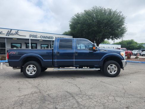 Used 2016 Ford F250 XLT w/ XLT Value Package AWD/4WD image 2