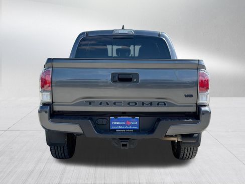 Used 2022 Toyota Tacoma TRD Sport w/ Technology Package RWD image 8