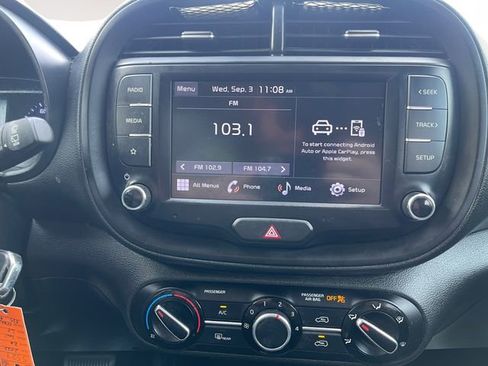 Used 2022 Kia Soul LX image 17