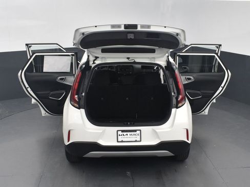 Used 2025 Kia Soul LX w/ LX Technology Package FWD image 45