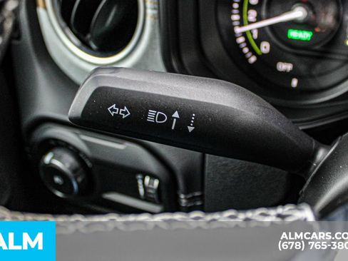 Used 2025 Jeep Wrangler Unlimited Sahara w/ Safety Group image 28