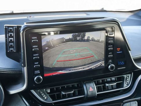 Used 2019 Toyota C-HR XLE FWD image 23