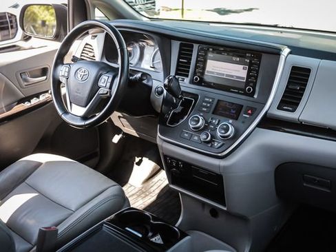 Used 2018 Toyota Sienna XLE w/ XLE Navigation Package AWD/4WD image 44
