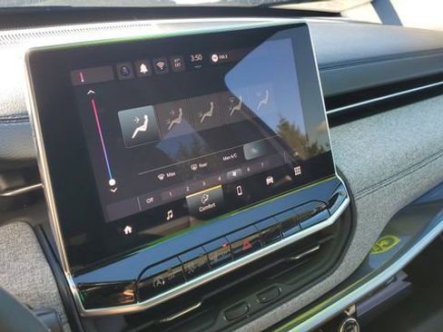 Certified 2024 Jeep Compass Latitude image 11