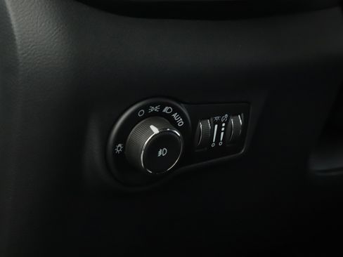 New 2026 Jeep Compass Limited w/ Sun, Sound & Navigation Group image 9