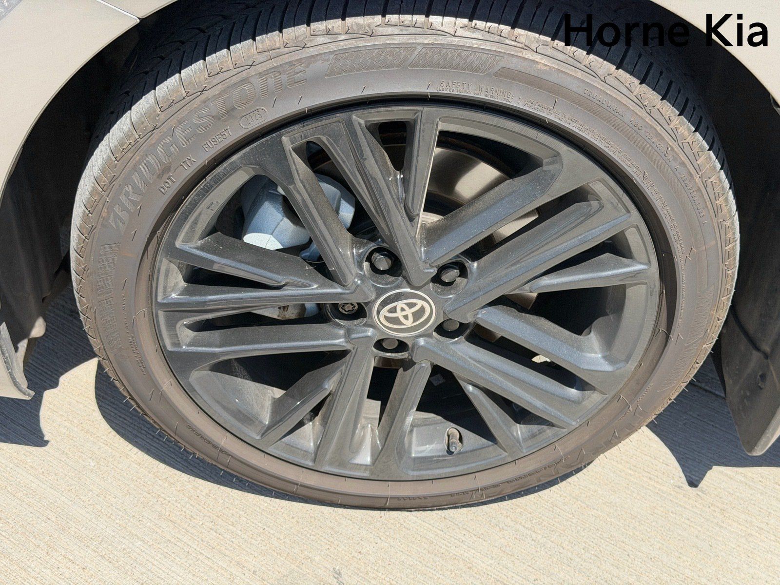 Used 2025 Toyota Camry SE w/ Convenience Package FWD image 10