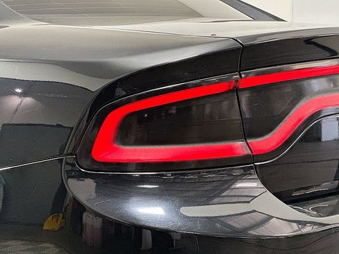 Used 2017 Dodge Charger SXT w/ Premium Group image 33