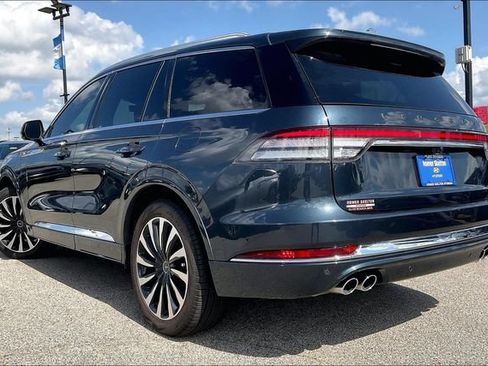 Used 2022 Lincoln Aviator Black Label Grand Touring AWD/4WD image 3