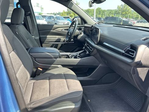 Used 2024 Chevrolet Traverse LS w/ Midnight/Sport Edition AWD/4WD image 13