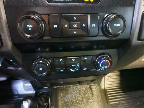 Used 2019 Ford F550 4x4 Regular Cab Super Duty image 21