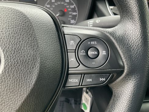 Used 2024 Toyota Corolla LE FWD image 32