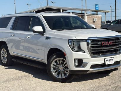 Used 2022 GMC Yukon XL SLT w/ SLT Luxury Package