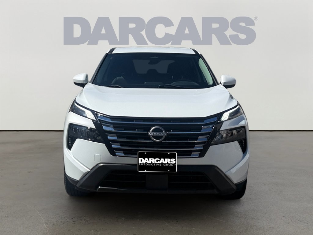 Used 2024 Nissan Rogue SV AWD/4WD image 2