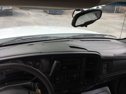 Used 2006 Chevrolet Silverado 1500 W/T RWD image 21