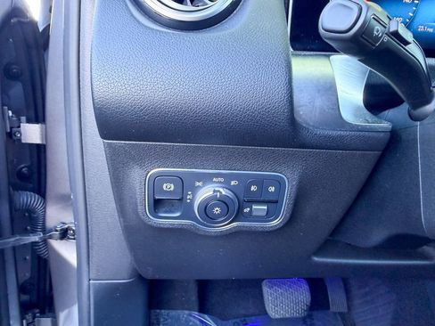 Used 2020 Mercedes-Benz GLB 250 image 20