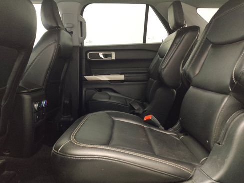 Used 2021 Ford Explorer XLT w/ Equipment Group 202A RWD image 18
