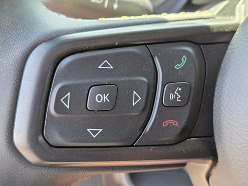 Used 2024 Jeep Gladiator Sport AWD/4WD image 18