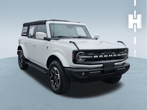 Used 2022 Ford Bronco Outer Banks AWD/4WD image 1