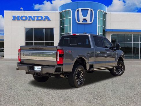 Used 2024 Ford F250 Platinum AWD/4WD image 3