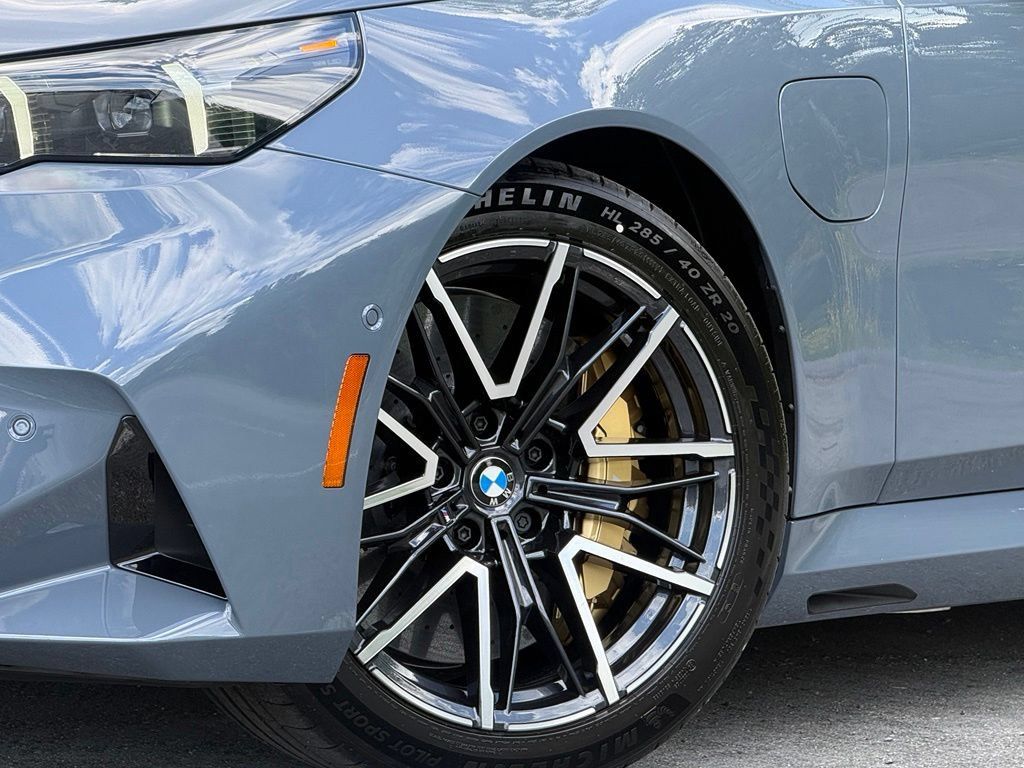 New 2027 BMW M5 Touring AWD/4WD image 2