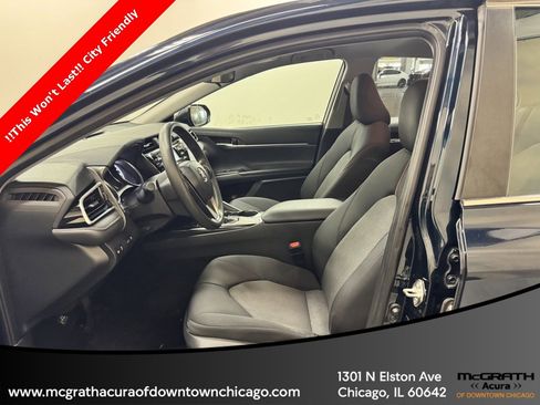 Used 2018 Toyota Camry LE image 14