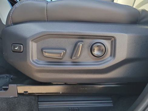 Used 2025 Toyota Tundra Platinum AWD/4WD image 16