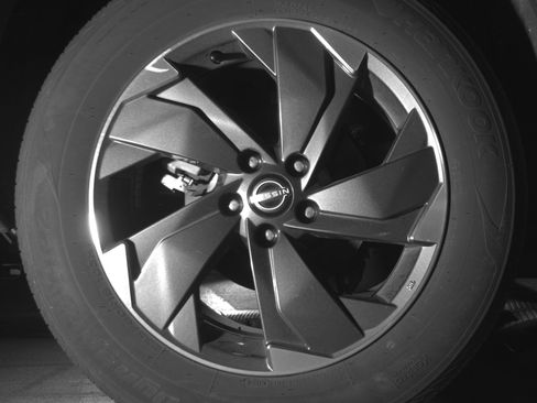 Used 2025 Nissan Rogue SV image 15