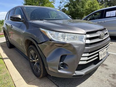 Used 2019 Toyota Highlander LE