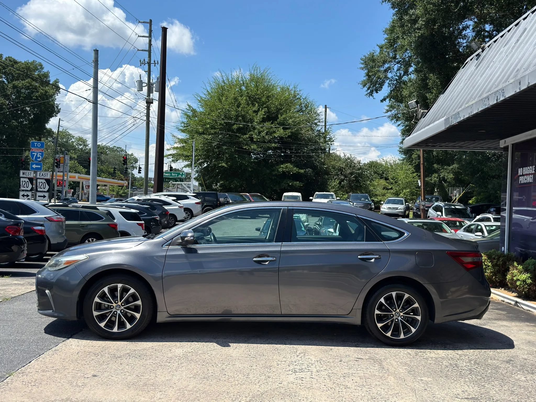 Used 2016 Toyota Avalon XLE FWD image 9
