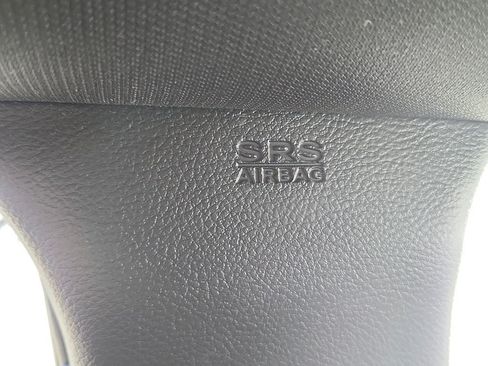 Used 2019 Jeep Grand Cherokee Altitude RWD image 17