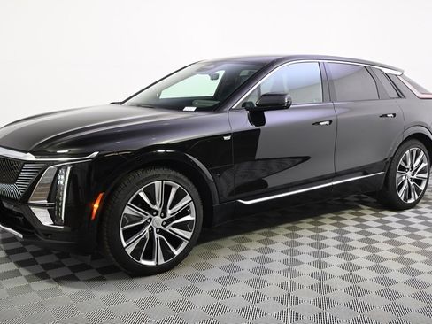 Certified 2024 Cadillac Lyriq Luxury w/ LPO, Floor Liner Package image 2