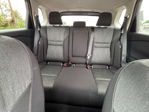Used 2025 Nissan Rogue SV FWD image 41