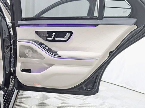 Used 2023 Mercedes-Benz S 580 S 580 image 39