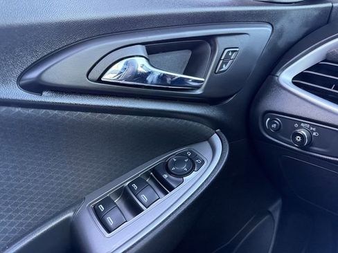 Used 2023 Chevrolet Malibu LT image 21