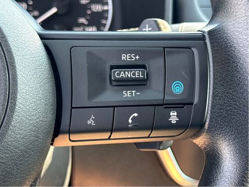 Used 2024 Nissan Rogue SV image 16
