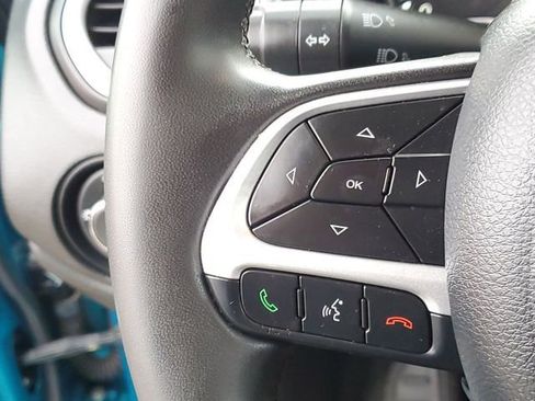 Used 2021 Jeep Renegade Latitude image 11