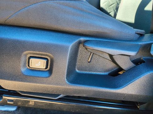 Used 2024 Toyota Tacoma SR image 18