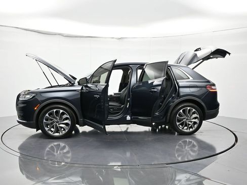 Used 2023 Lincoln Nautilus Reserve image 47