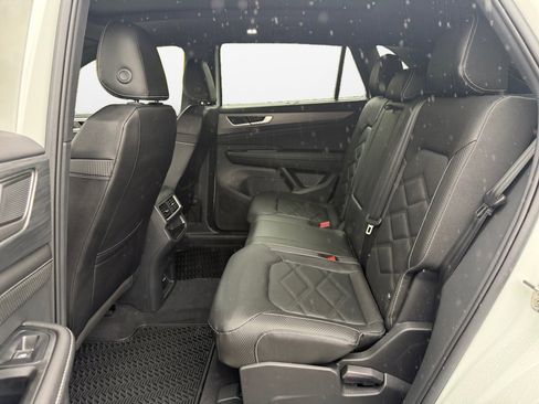 New 2026 Volkswagen Atlas Cross Sport SE image 13