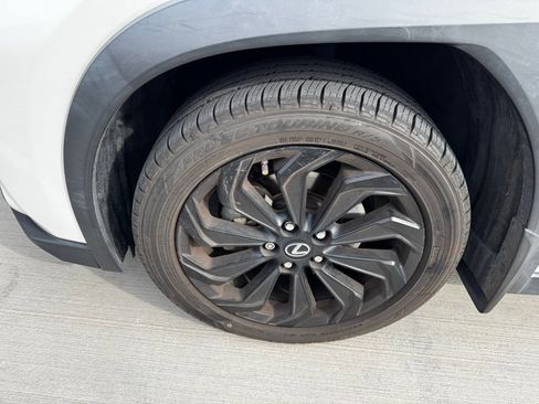 Used 2022 Lexus UX 200 image 8