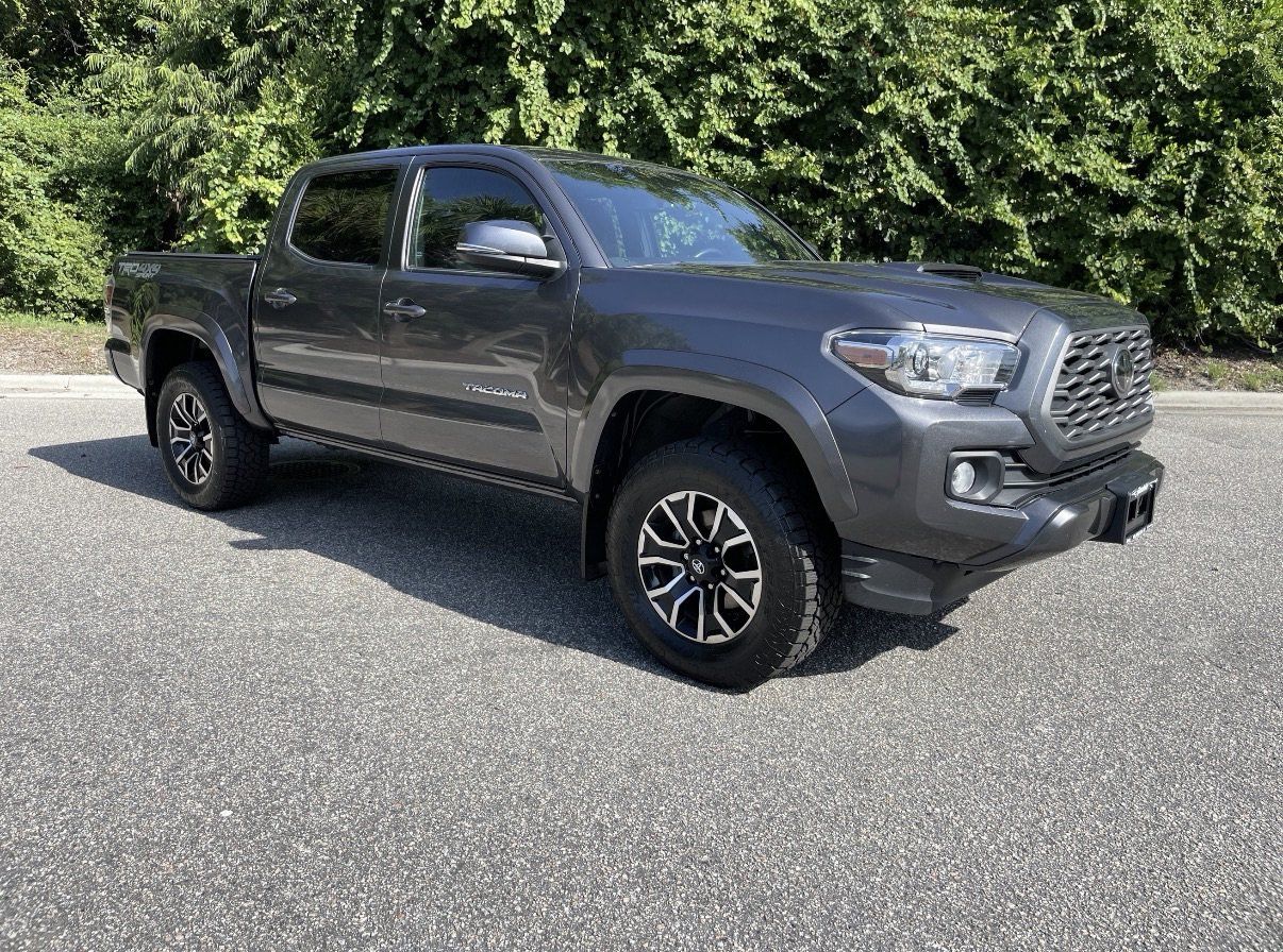 Used 2022 Toyota Tacoma TRD Sport w/ Technology Package AWD/4WD image 35