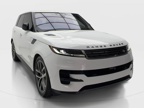 Used 2023 Land Rover Range Rover Sport SE AWD/4WD image 2