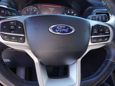 Used 2022 Ford Explorer XLT w/ Equipment Group 202A image 18