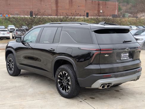 Used 2025 Chevrolet Traverse Z71 w/ Driver Confidence Package image 7