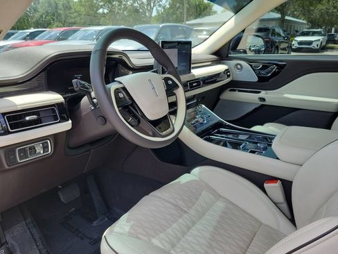 Certified 2023 Lincoln Aviator Black Label w/ Dynamic Handling Package AWD/4WD image 12