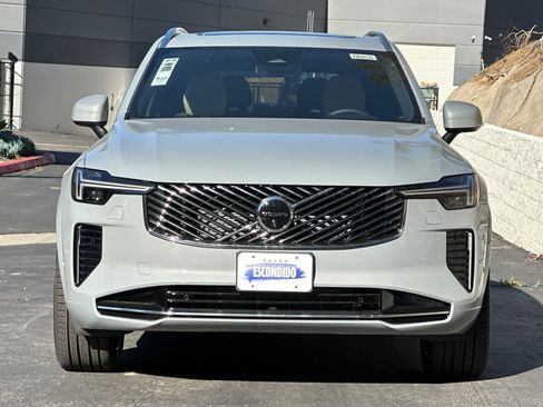 New 2026 Volvo XC90 B5 Plus AWD/4WD image 6