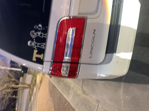 Used 2013 Lincoln Navigator L 4WD w/ HD Trailer Tow Pkg image 5