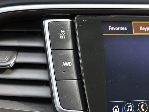 Used 2020 Buick Enclave Essence image 27