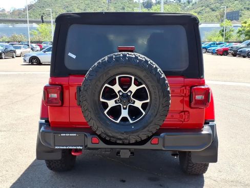 Used 2022 Jeep Wrangler Unlimited Rubicon w/ LED Lighting Group AWD/4WD image 5